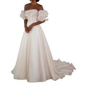 NEW STELLA YORK princess puff sleeve organza ballgown wedding dress in shades of